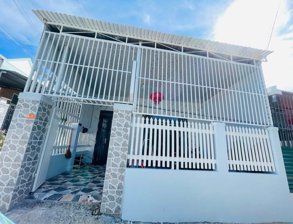 Nhà 218m² Thổ cư Tri Hải, Ninh Thuận - Sẵn Sàng Ở Ngay | Giá 1.6 Tỷ