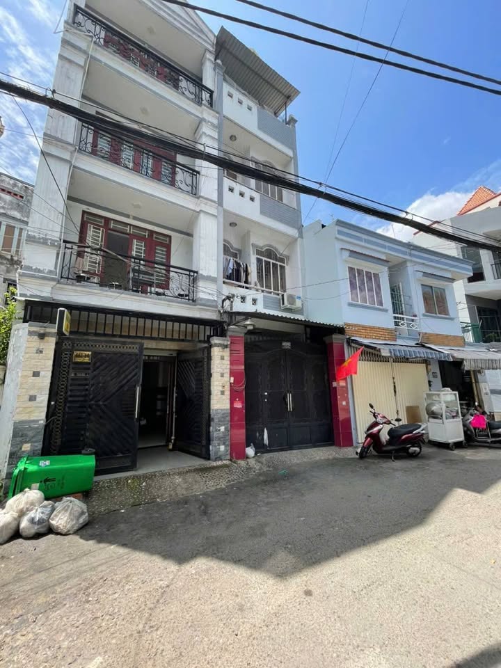 Bán nhà Lê Quang Định Bình Thạnh 146m² - Hẻm xe hơi, nở hậu lớn!