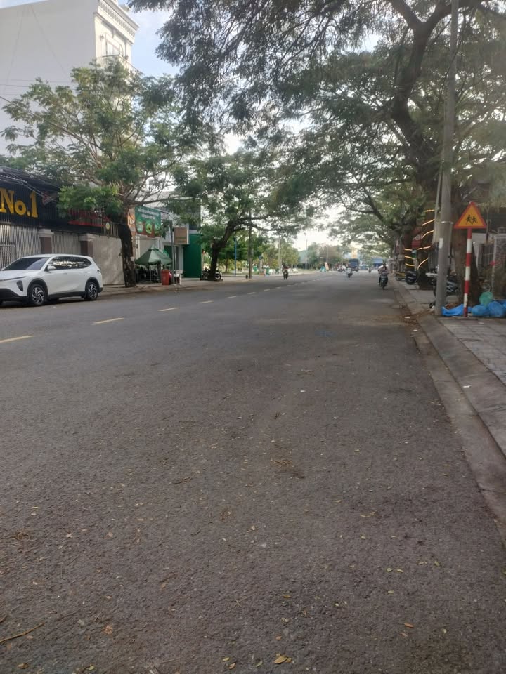 Đất nền Đại lộ Đông Tây Ba Tri 180m² giá 6 tỷ - Đất thổ cư 100%