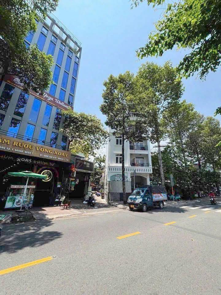 Nhà Góc 2 Mặt Tiền Hoàng Sa, Quận 1 - 72m², Hầm 5 Tầng, Thang Máy - 48 Tỷ