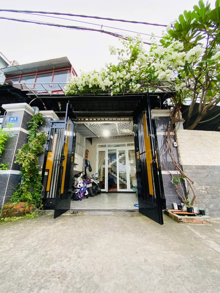 Nhà 68m² hẻm xe hơi Thạnh Lộc, Q12 - Sân ô tô, 2PN - Giá 5.6 tỷ