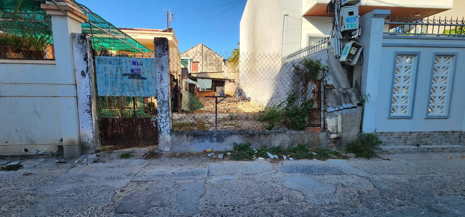 Đất nền Phan Thiết 106m² giá 2.2 tỷ - Sổ đỏ chính chủ!