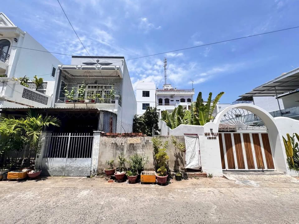 Đất nền Dương Hiến Quyền Nha Trang 121m² - Đường to ô tô!