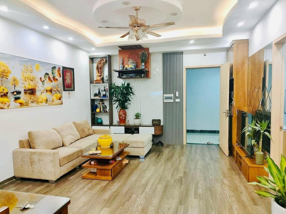 Căn hộ CT12 Kim Văn Kim Lũ 74m² giá 4.9 tỷ - Sẵn sàng vào ở!