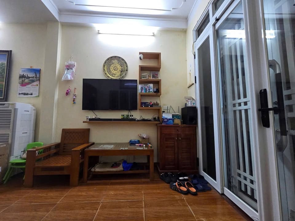 Nhà Nguyên Căn 4PN, 3 Tầng + Tum, Ngõ 1 Đa Sỹ - Giá 10 Triệu