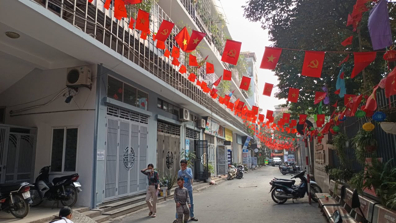 Cho thuê mặt bằng kinh doanh kiêm nhà ở mặt tiền Chiến Thắng, Hà Đông - 40m²