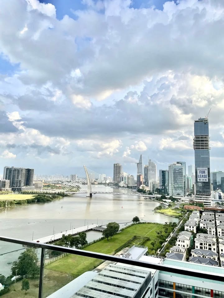 Cho thuê căn hộ Vinhomes Golden River 2PN, view Bitexco, full nội thất - 28 Triệu