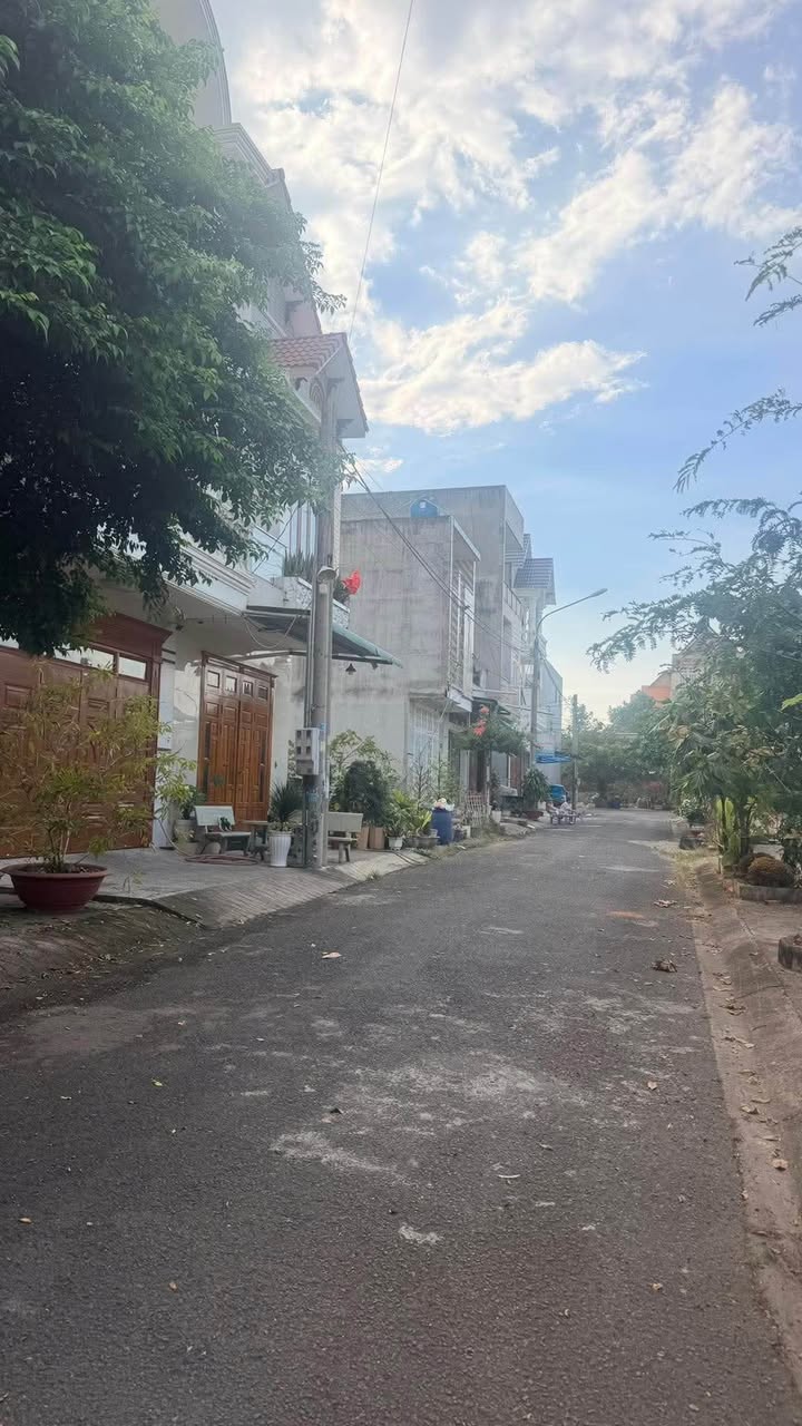 Đất nền Hố Nai 3 Trảng Bom 100m² giá 3.99 tỷ - Sổ đỏ chính chủ!