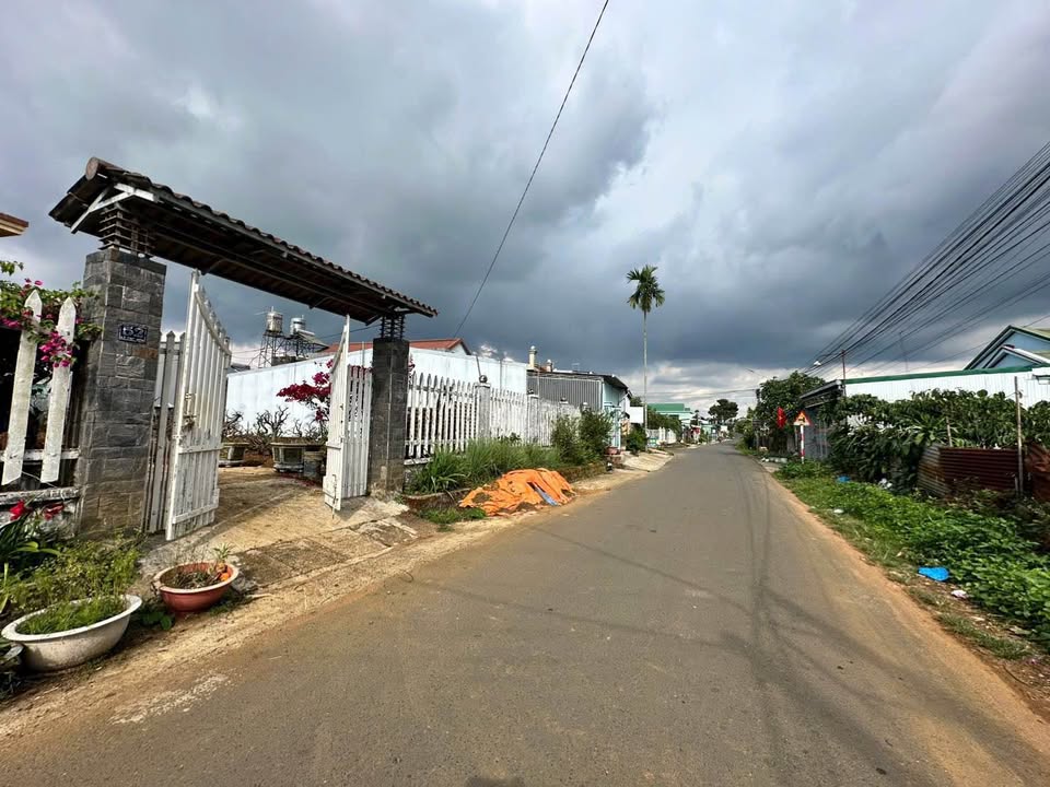 Mặt tiền Lê Quý Đôn, Bảo Lộc 185m² - Giá 2.6 Tỷ, Sẵn Thổ Cư