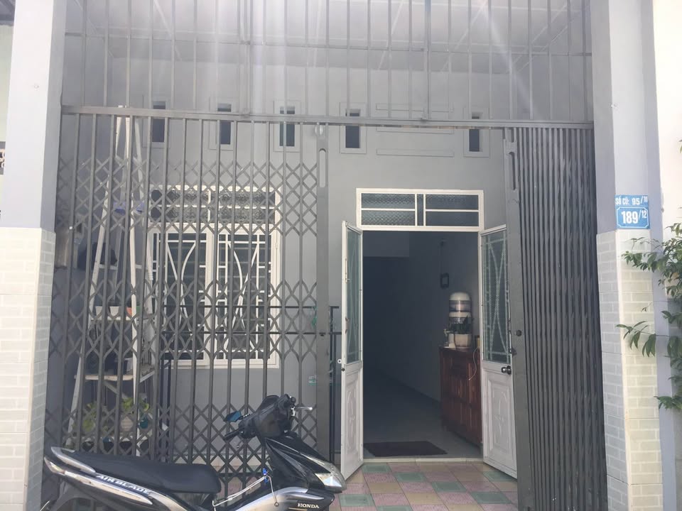 Nhà Cấp 4 Hẻm 189 Phan Chu Trinh, Kon Tum - 56m² Sổ Hồng Riêng