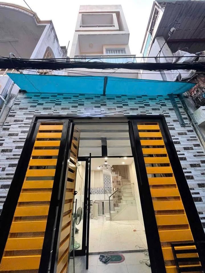 Nhà nguyên căn Quận 4 Đoàn Văn Bơ 24m² 12 triệu - Sẵn sàng ở ngay!