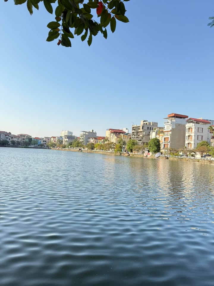 Nhà Mặt Tiền View Hồ Việt Hưng 53m² - Căn Góc Ô Tô Tránh