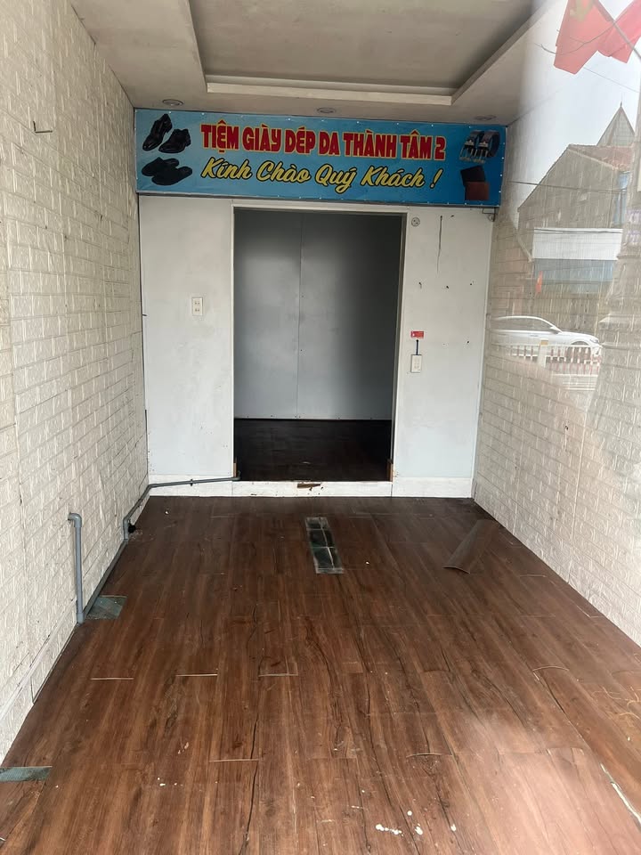 Cho thuê mặt bằng 989 Nguyễn Tất Thành, Huế - Vị trí kinh doanh đắc địa