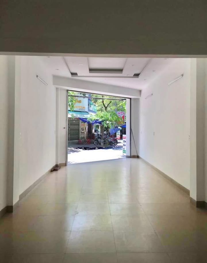 Mặt bằng kinh doanh Ngô Gia Tự, Huế - 40m² trống suốt, giá 8 triệu