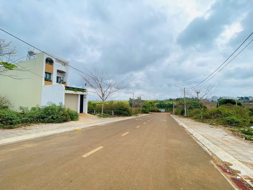 Đất nền Cô Bắc Pleiku 1.7 tỷ - Sổ đỏ chính chủ, mặt tiền đẹp