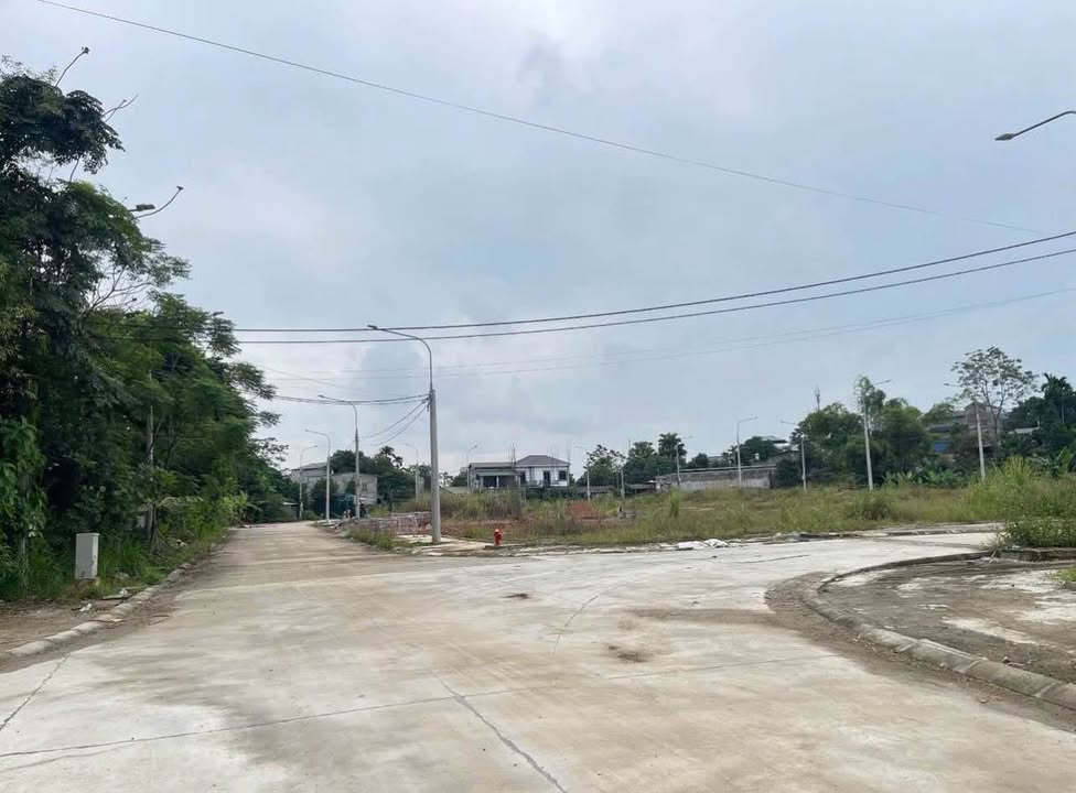 Đất Nền Tuyên Quang 100m² - Cạnh Đại học Tân Trào, Sổ đỏ chính chủ!