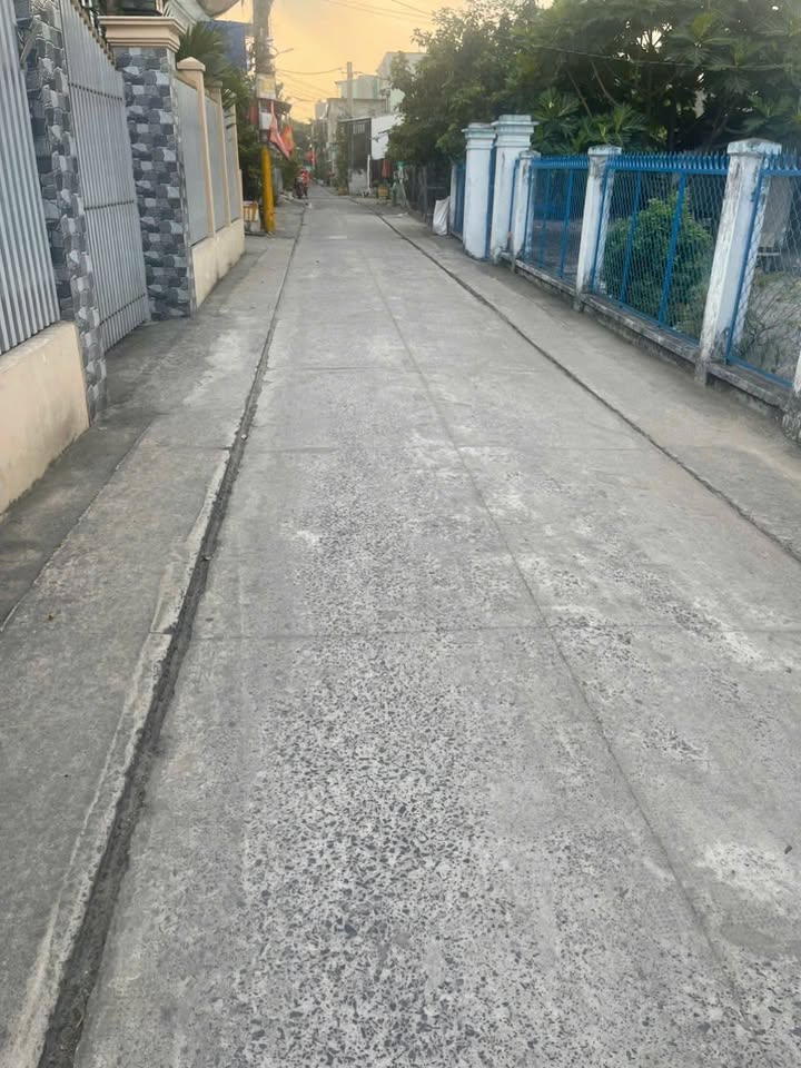 Bán nhà Bà Điểm Hóc Môn 110m² giá 5 tỷ - Sổ hồng hoàn công ngay!