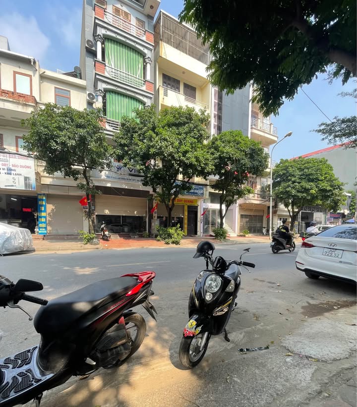 Nhà Mặt Tiền Kinh Doanh Kiến Hưng, Hà Đông - 65m² x 6 Tầng, Vỉa Hè Rộng