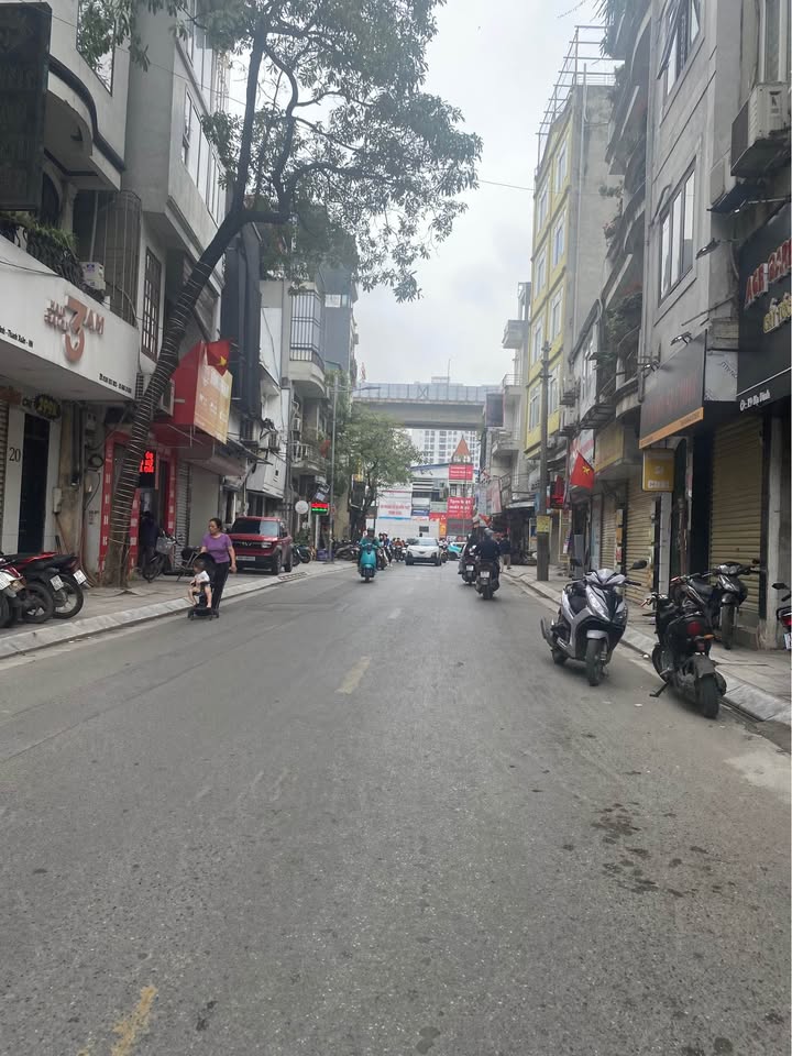 Nhà riêng Hạ Đình 40m² 8.15 tỷ - Ngõ rộng kinh doanh, sổ đỏ sẵn!