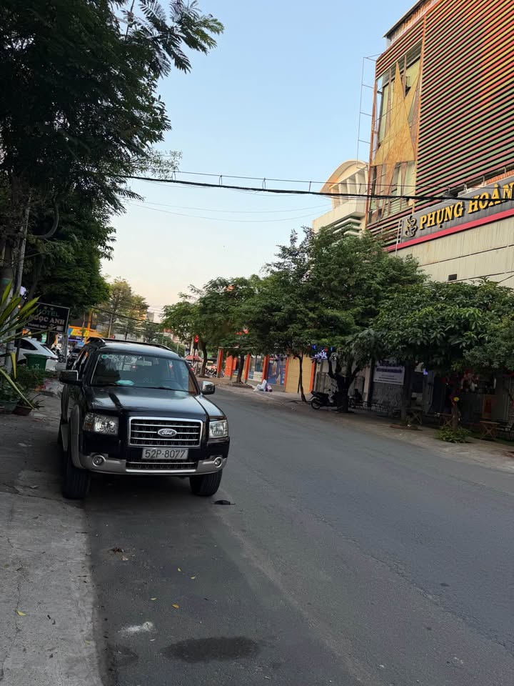 Nhà Phố Quận Bình Tân 120m² - Mặt tiền kinh doanh đắc địa!