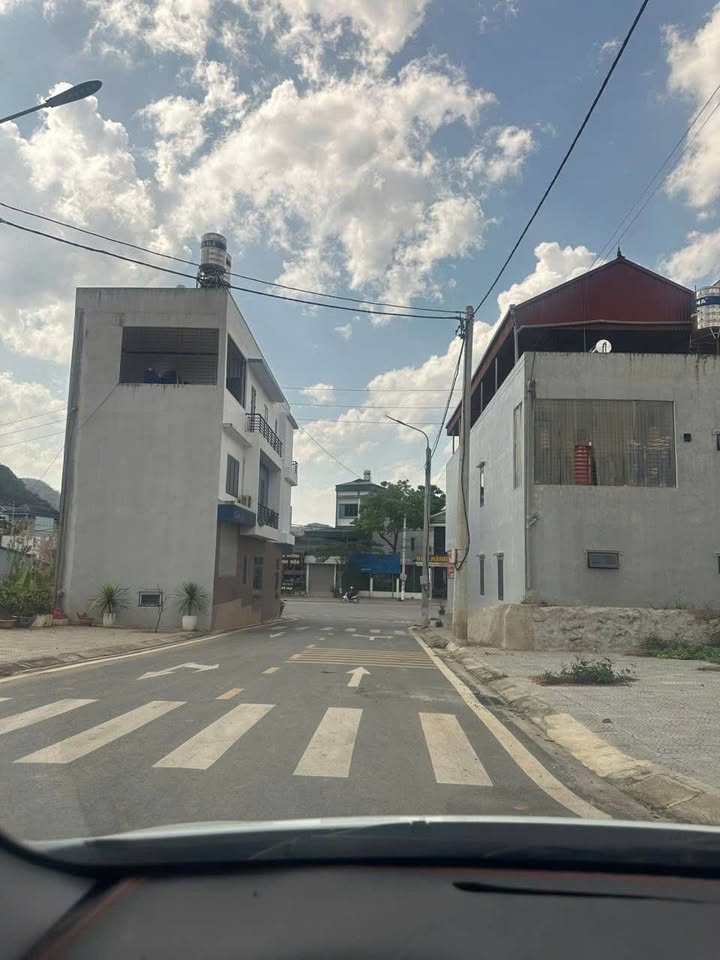 Đất nền Chu Văn An, Sơn La 102m² - Sổ đỏ chính chủ, giá 1.28 tỷ