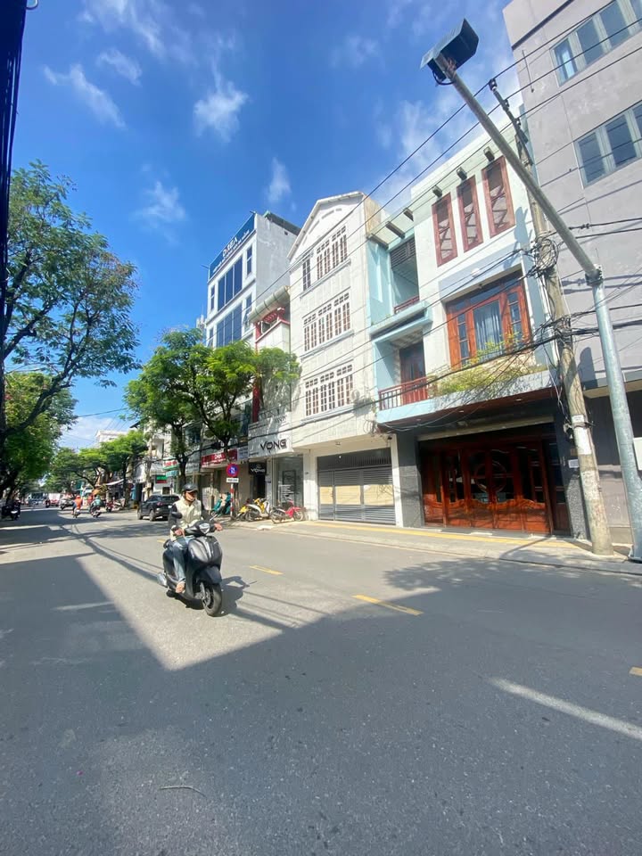 Nhà mặt tiền Lý Tự Trọng Hải Châu 4 tầng - Vị trí kinh doanh đắc địa!