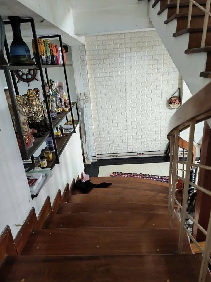 Nhà Mặt Tiền Hải Châu 73m² 9.5 Tỷ - Mặt Tiền Kinh Doanh, Ô Tô Đậu!