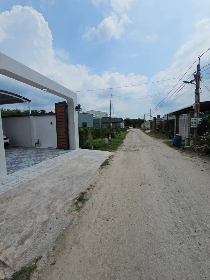 Nhà Vườn 216m² Hoàn Thiện, 3PN, Sân Oto Rộng - Tây Ninh 1.7 Tỷ