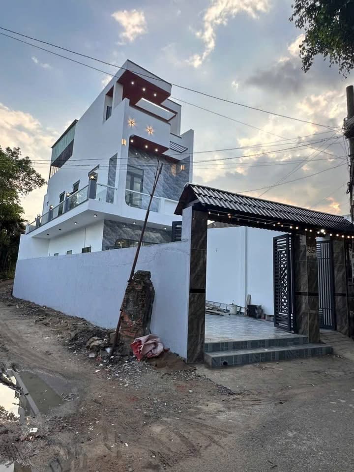 Nhà phố Tân Uyên 120m² - 3.7 tỷ, Mặt tiền kinh doanh!