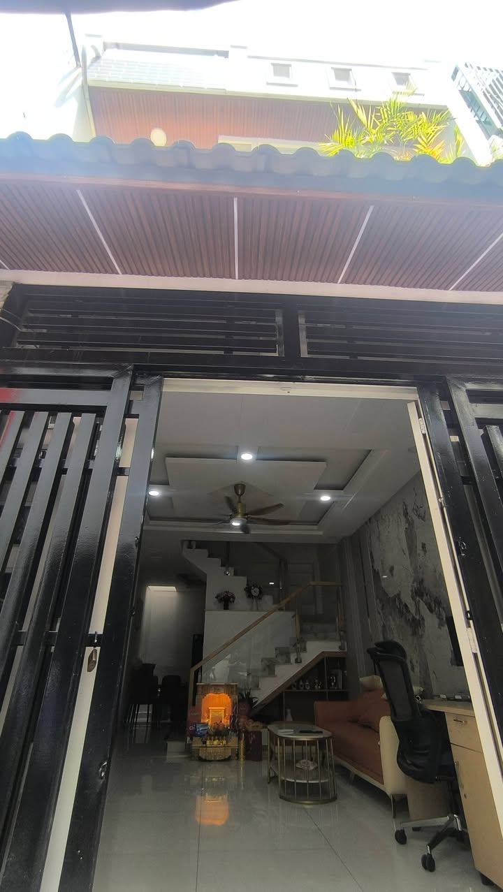 Nhà 2 Tầng Gò Vấp 40m² - Hẻm Xe Tải, Sổ Hồng Riêng