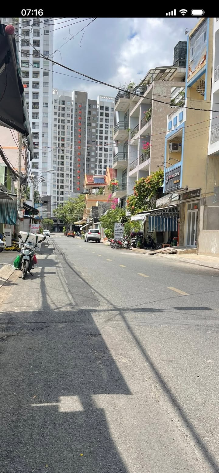 Nhà Mặt Tiền Q.Tân Phú 111m² (5.3x21m) - Ngang Lớn, Vị Trí Vàng