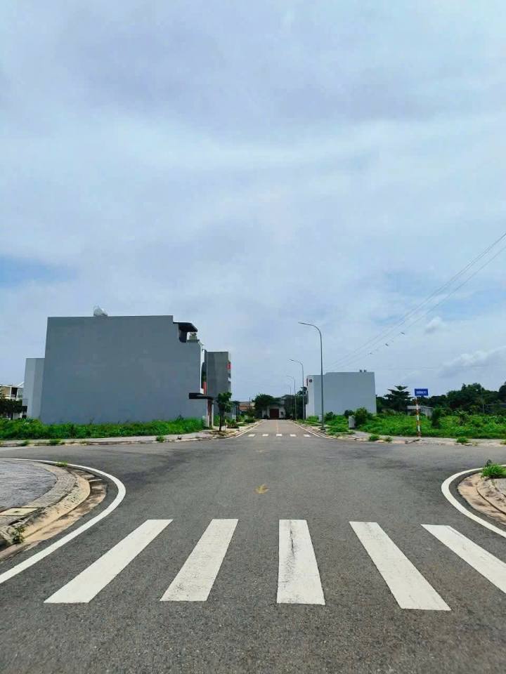 Bán Đất TĐC Phước Hưng Bà Rịa 90m² - Sổ Đỏ Thổ Cư, Giá 2.4 Tỷ