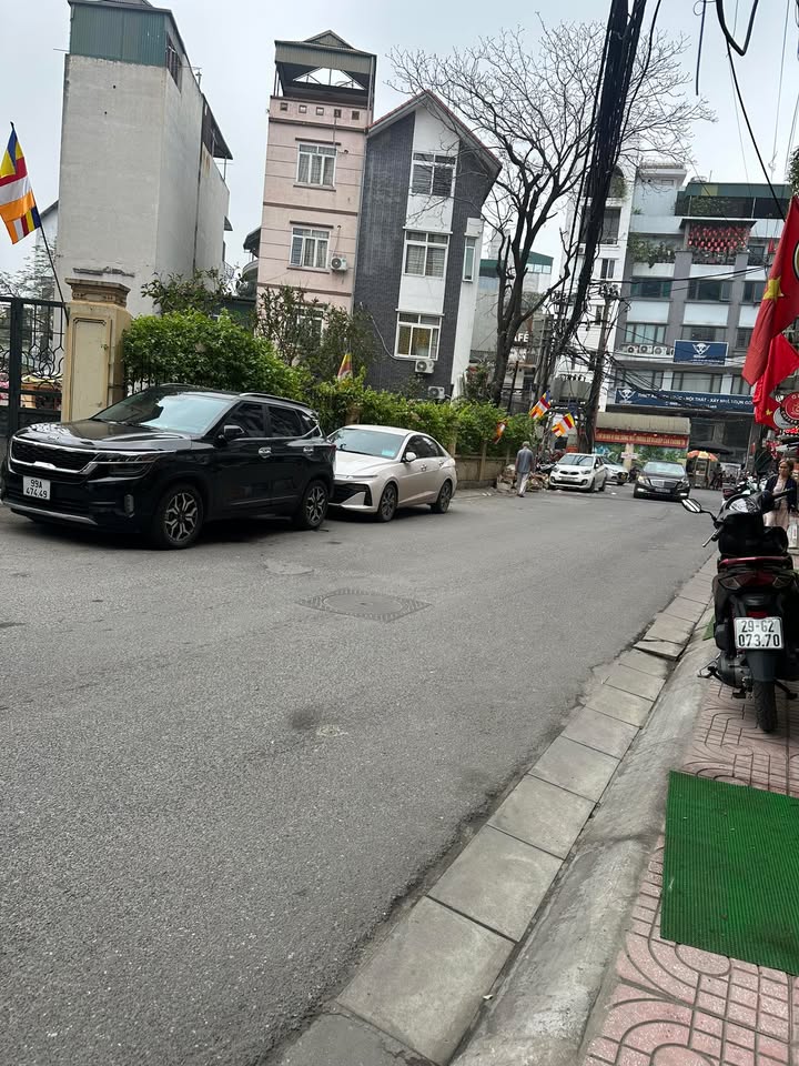 Nhà Chính Chủ Vũ Tông Phan 42m² 5 Tầng - Ô Tô Đỗ Cổng