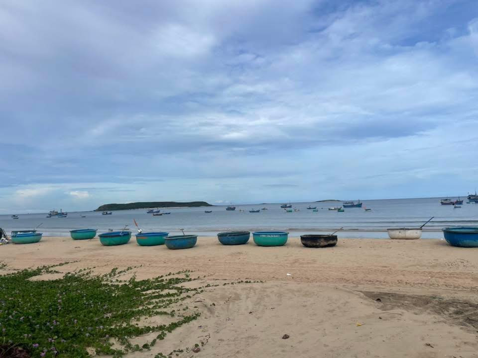 Đất nền Long Thủy, Tuy An 100m² - Sổ đỏ chính chủ, cách biển 250m!