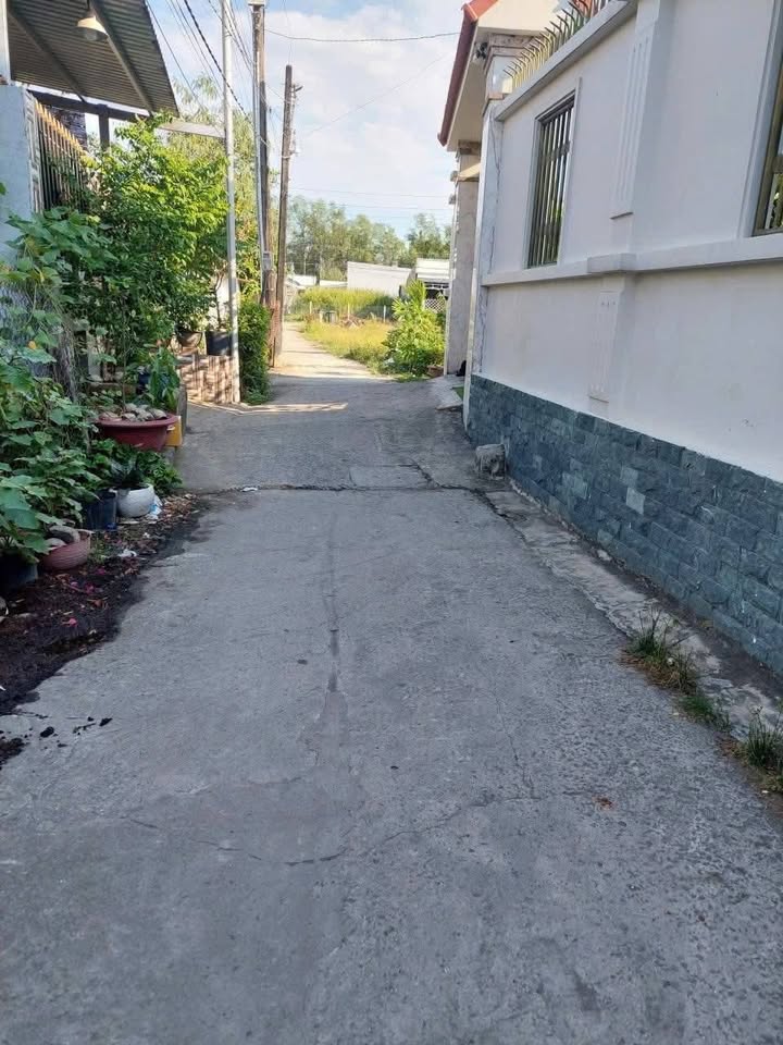 Bán nhà cấp 4 Phan Văn Đáng 101m² giá 2.1 tỷ - Sổ hồng sẵn!