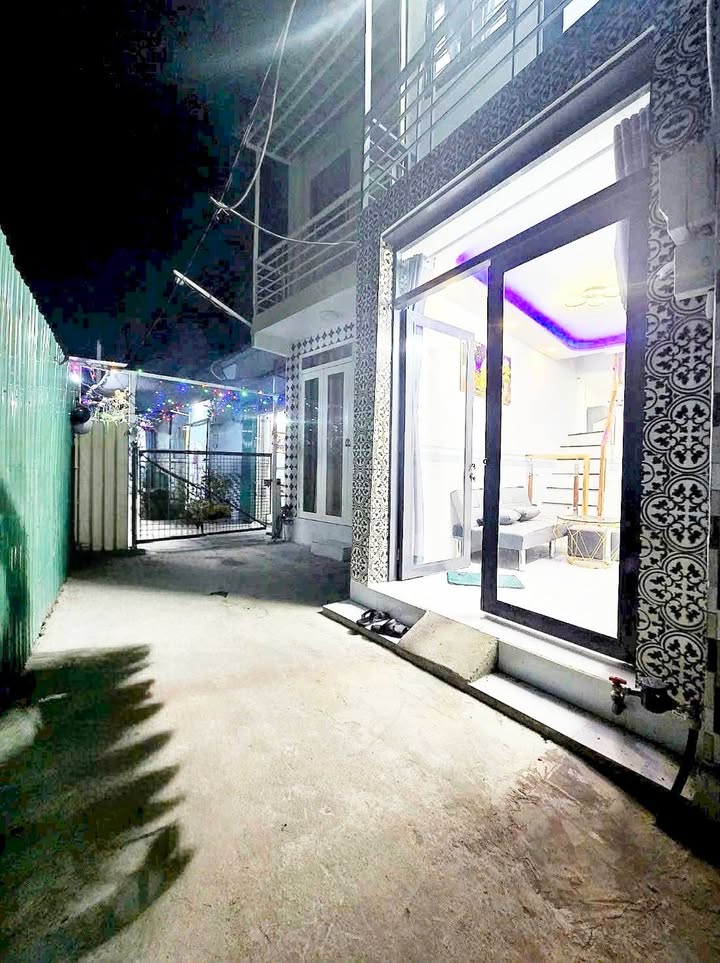 Nhà mới xây 28m² Huỳnh Tấn Phát, Q7 - 2 Lầu 2PN - Giá 1.3 Tỷ TL