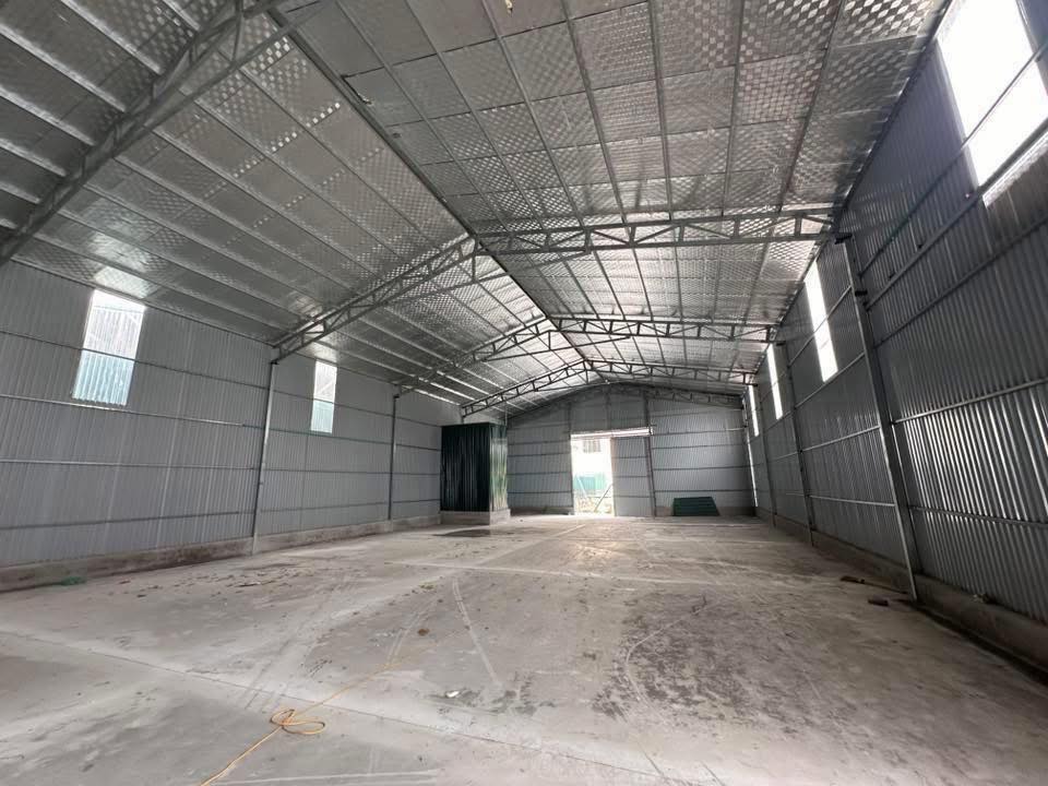 Cho thuê kho 400m² Hoài Đức - Xe Cont Lùi Thẳng Vào Xưởng