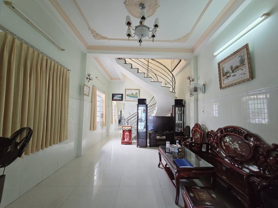 Nhà Mặt Tiền Kép Q7 - 208m² Nở Hậu - Giá Giảm Sốc 13.5 Tỷ