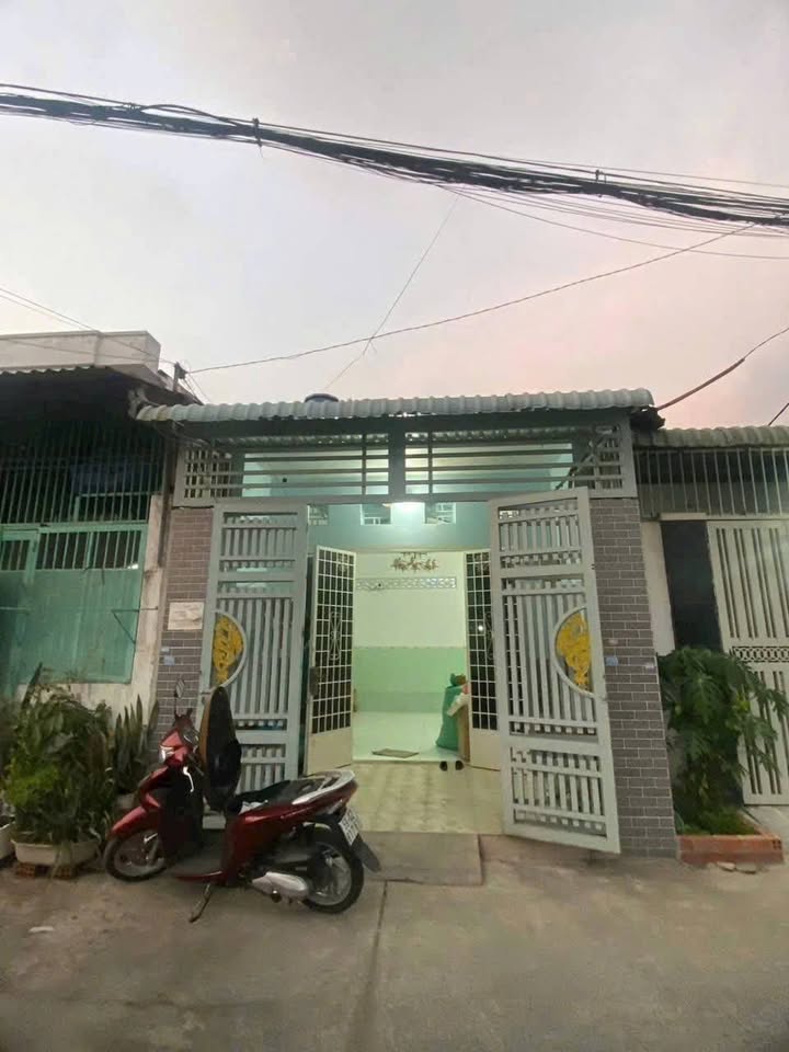 Cho Thuê Nhà Hóc Môn 56m² Giá 4.5 Triệu - Hẻm Xe Hơi