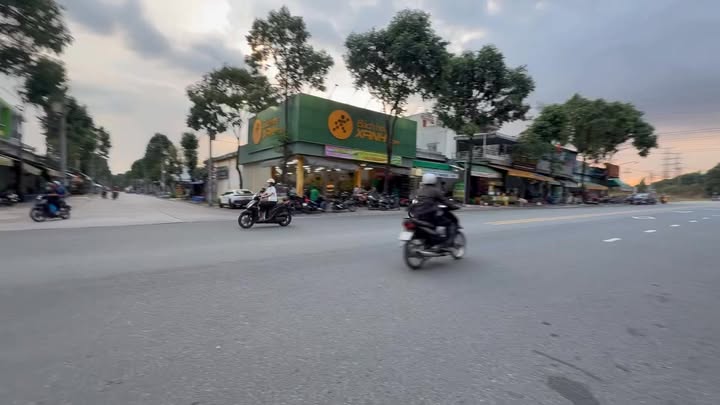 Đất nền Bến Cát 300m² giá 4 tỷ - Sổ đỏ chính chủ, xây dựng tự do!