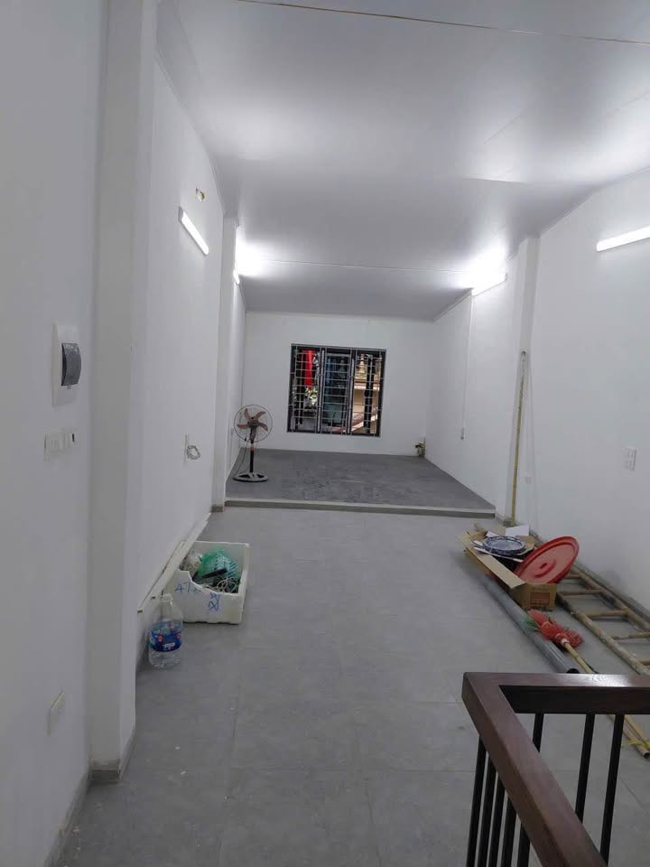 Cho thuê nhà riêng 2 tầng 80m² gần Chung cư Khai Sơn, Long Biên - Giá 6.5 triệu/tháng