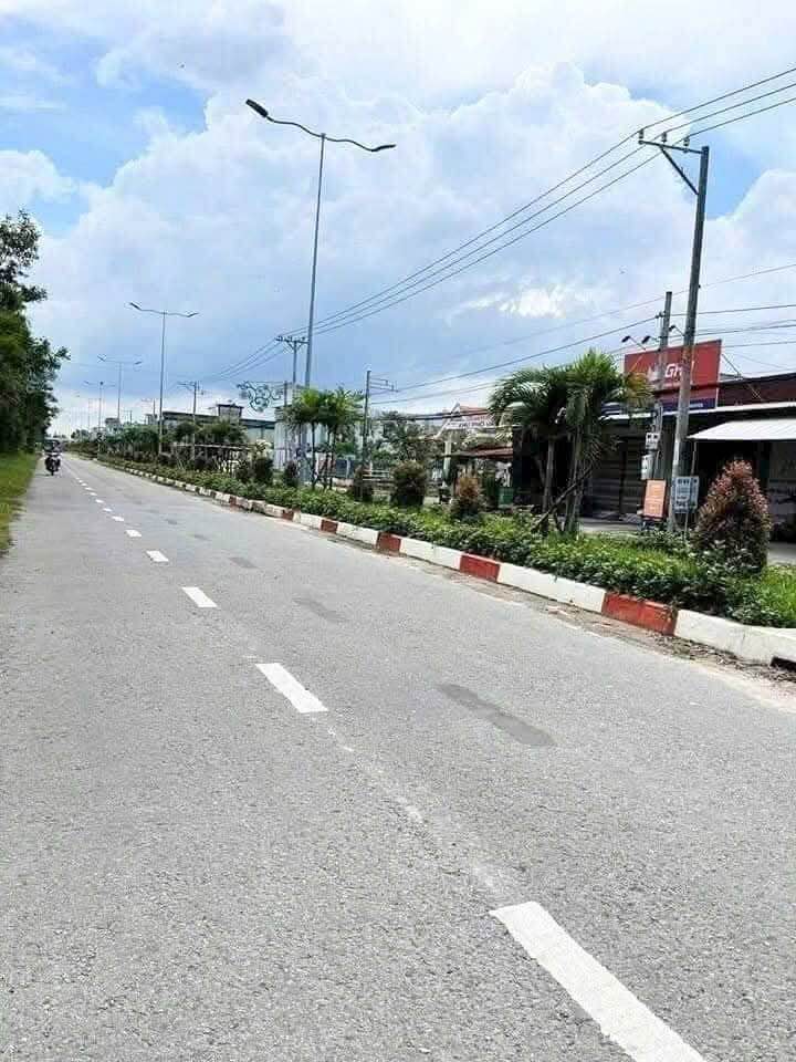 Nhà mặt tiền Hùng Vương Thạnh Hóa 100m² giá 1.85 tỷ - Kinh doanh ngay!