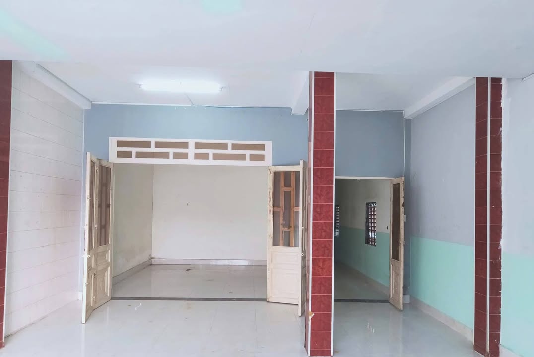 Cho thuê nhà mặt tiền Lê Thị Lơ, Hóc Môn - 300m², 10 triệu/tháng