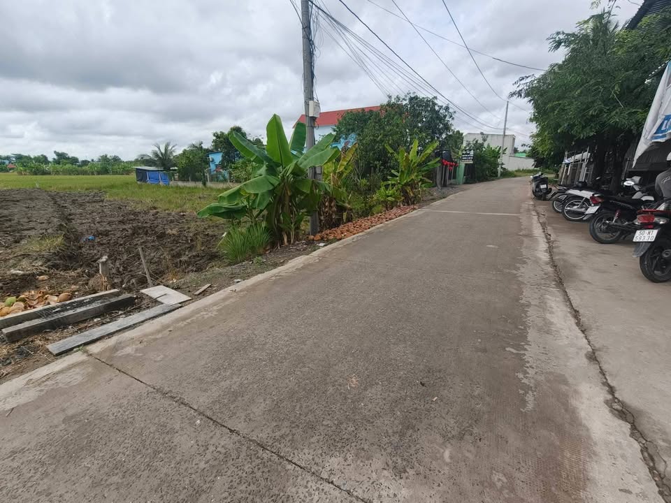 Bán Đất Nền 2 Lô Liền Kề Hàng FO, Bến Lức, Long An - 400m² Giá 1.9 Tỷ