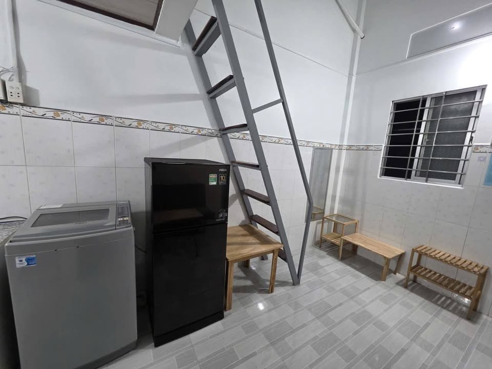 Phòng Trọ Gác Lửng Full Nội Thất P. Phú Tân, Bến Tre - Giá 2.2 Triệu/Tháng