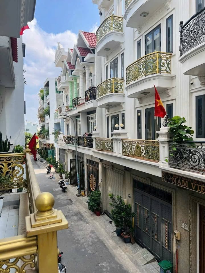 Nhà 4x14m, 3 lầu, 4PN, Hướng Đông, Bình Tân - Sổ hồng riêng