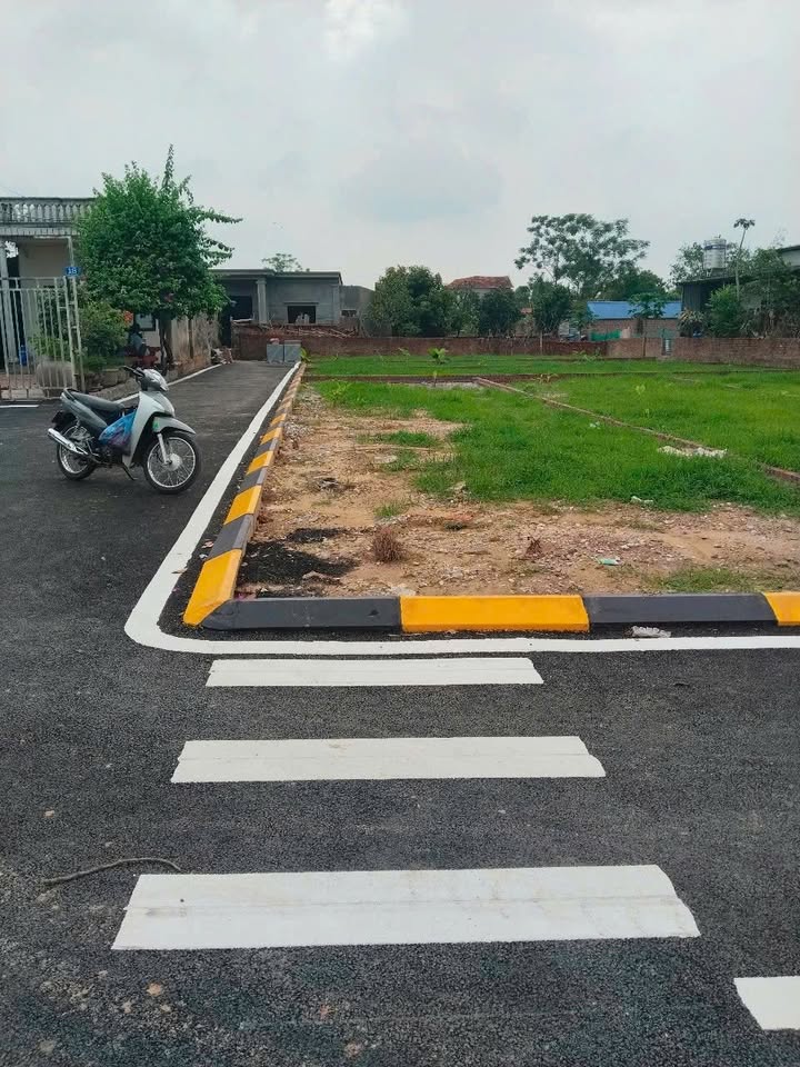 Đất nền Đông Anh 100m² - Sổ đỏ chính chủ, đường to ô tô!