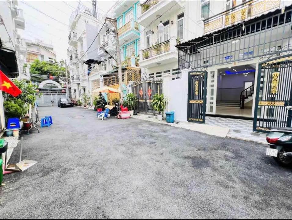 Nhà Phố 70m² Hà Huy Giáp, Q12 - 3 Tầng, 5PN, 5.39 Tỷ