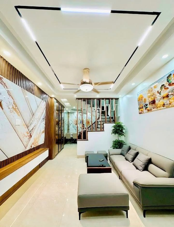 Nhà riêng Lĩnh Nam 40m² giá 7 tỷ hơn - Thiết kế hiện đại, ở ngay!