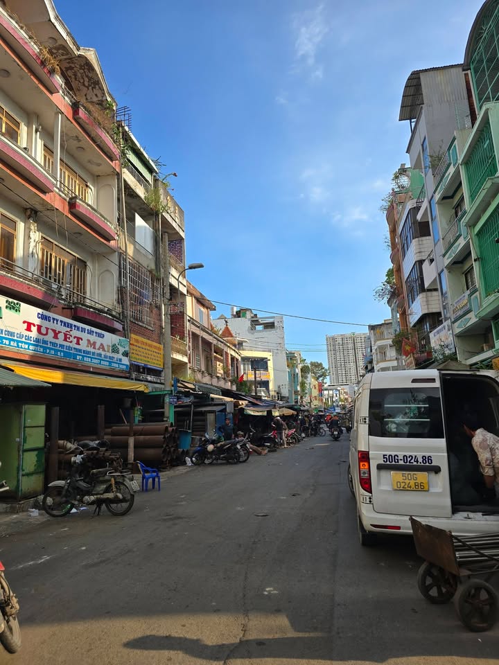 Nhà Hà Tôn Quyền Q11 23.6m² - Sẵn sàng ở ngay, 4 tầng kiên cố!